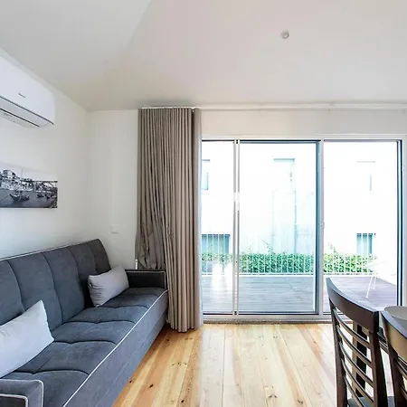 Lovelystay - Cozy 1Br In Santa Catarina W/ Balcony Porto Buitenkant foto