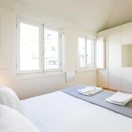 Lovelystay - Cozy 1Br In Santa Catarina W/ Balcony Porto Buitenkant foto
