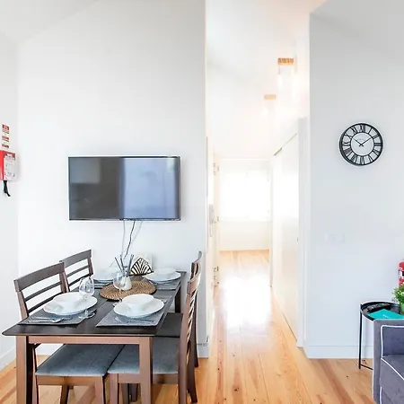 Lovelystay - Cozy 1Br In Santa Catarina W/ Balcony Porto Buitenkant foto