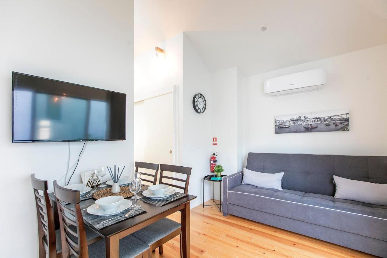 Lovelystay - Cozy 1br In Santa Catarina W/ Balcony * Porto