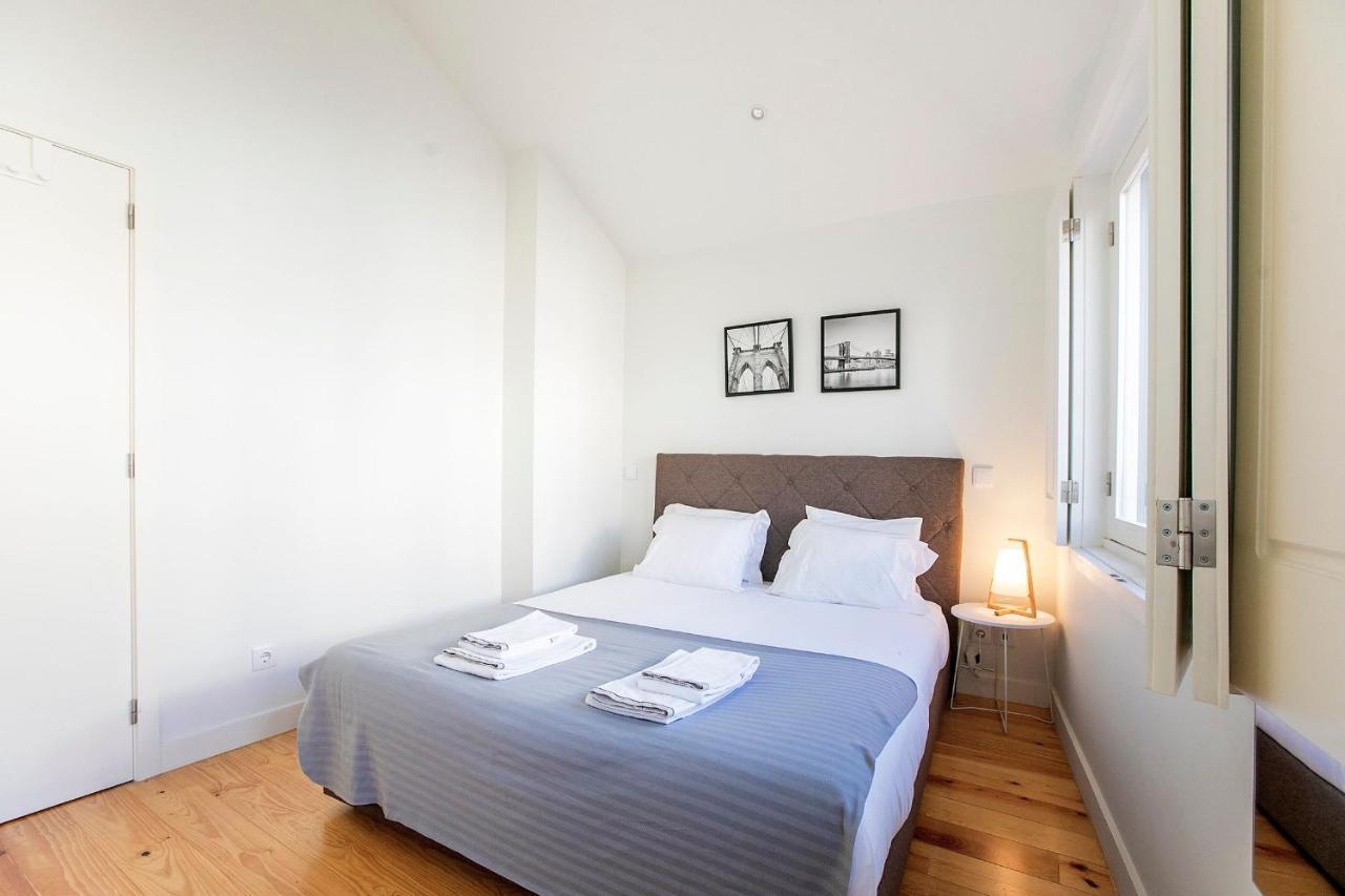 Lovelystay - Cozy 1br In Santa Catarina W/ Balcony Appartement Porto